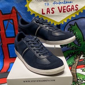 Steve Madden “Glen”